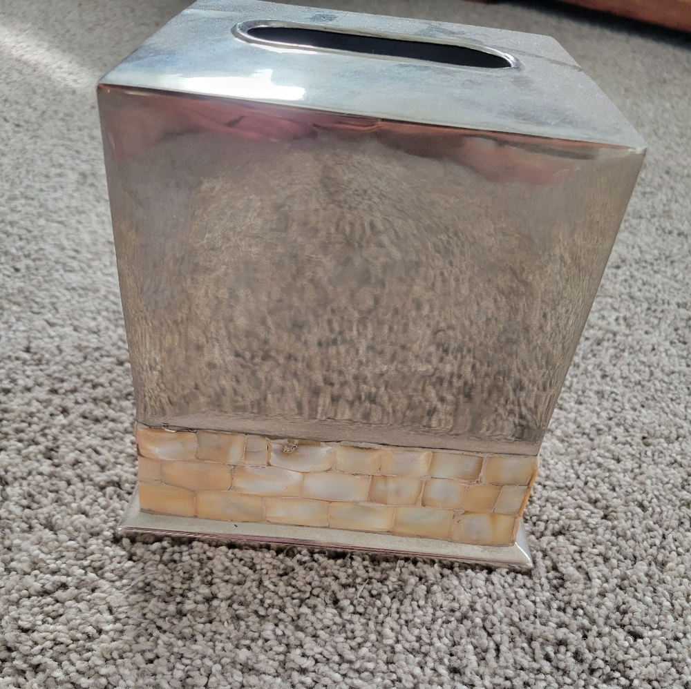 Tissue box
